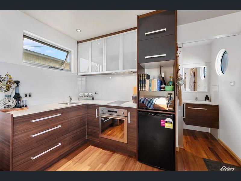 Salt Box Hideaway Apartment Strahan Exterior foto